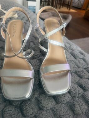 Cellenz Silver Iridescent Strappy Square-Toe Sandals